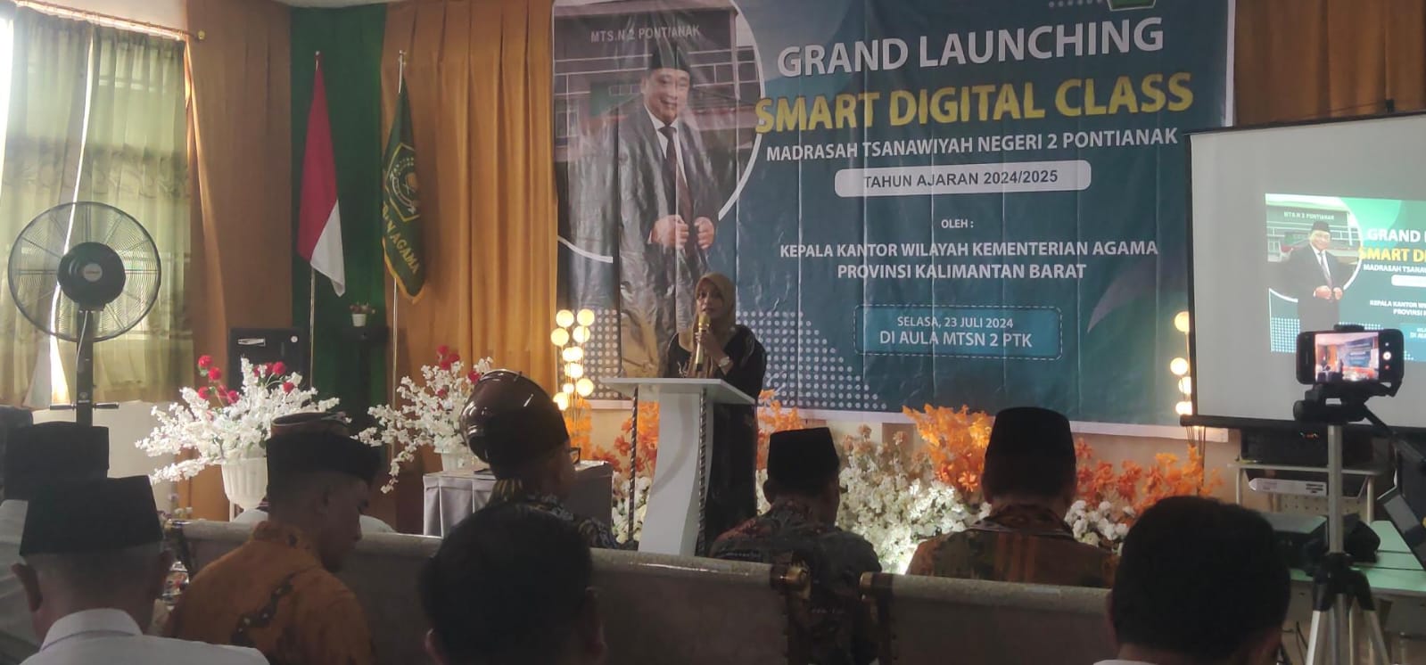 Kakanwil Kemenag Kalbar Apresiasi Program Smart Digital Class Di MTsN 2 Pontianak